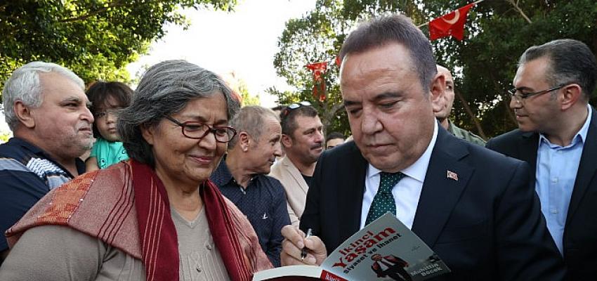 12-antalya-kitap-fuari-acildi.jpg