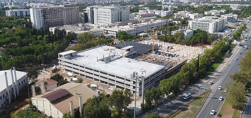 akdeniz-universitesi-katli-otopark-projesi-hizla-ilerliyor.jpg