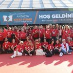 antalya-kitap-fuarinda-hafta-sonu-yogunlugu.jpg