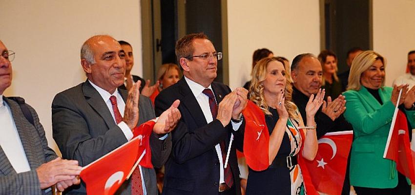 ayvalikta-29-ekim-cumhuriyet-bayrami-resepsiyonu.jpg