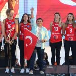 baskan-cercioglu-ve-aydinin-sultanlarindan-aydinfestte-otizm-farkindaligi.jpg