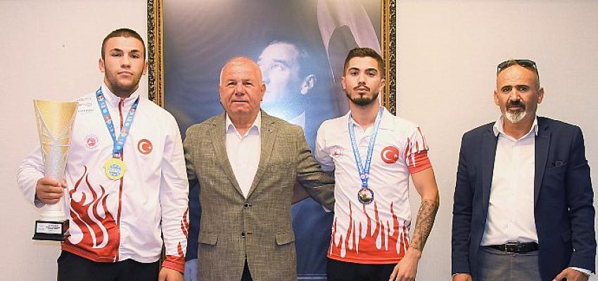 baskan-karakayali-sampiyon-sporculari-agirladi.jpg