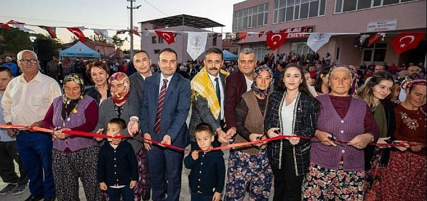 baskan-kirgozden-deliktasa-anlamli-armagan-cumhuriyet-parki.jpg