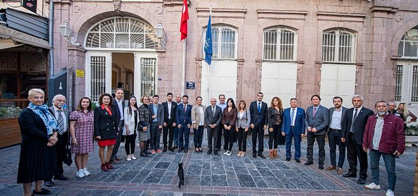 baskan-soyer-kent-konseyinin-yeni-baskani-nilay-kokkilinc-ve-yonetim-kurulunu-agirladi.jpg