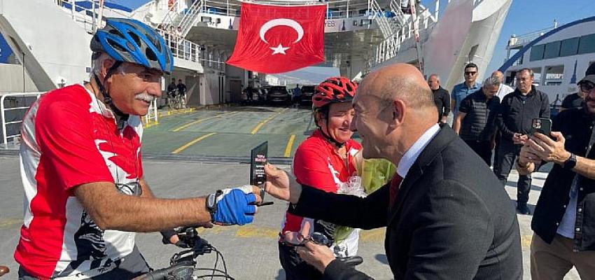 baskan-soyerden-350-bininci-bisikletli-yolcuya-surpriz.jpg
