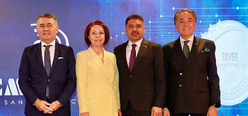 besiad-gesifed-9uncu-is-insanlari-zirvesini-gerceklestirdi.jpg