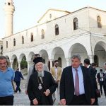 cesmeyi-ziyaret-eden-bartholomeostan-baskan-orana-buyuk-ovgu.jpg