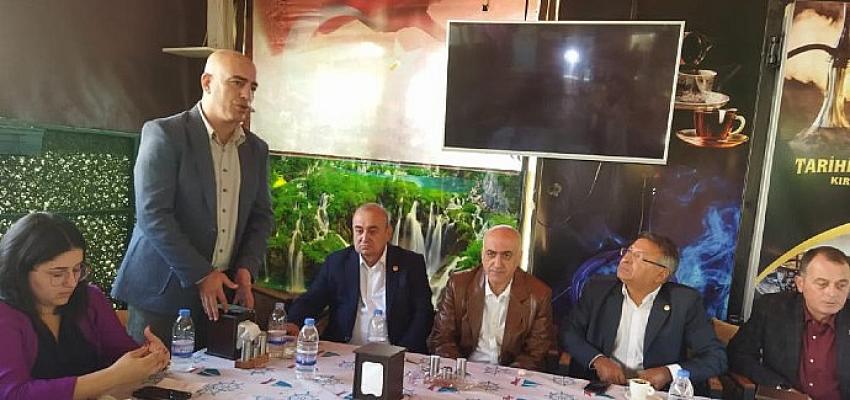 chp-konak-ilce-baskanligi-esnaflarimizla-bulusmaya-devam-ediyor.jpg