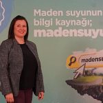 daha-saglikli-kemikler-icin-maden-suyu-tuketimi-ihmal-edilmemeli.jpg
