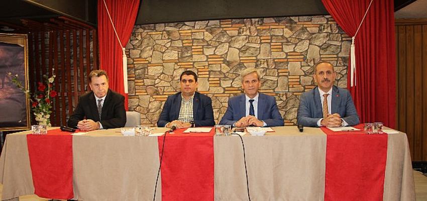 egeli-ihracatcilardan-tarimin-gelecegi-icin-yeni-geri-donusum-projesi-zirai-ilac-atiklari-geri-donusturuluyor.jpg