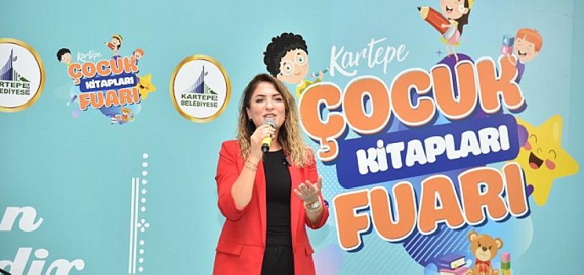 egitimci-yazar-dilek-cesur-kitap-giren-eve-cehalet-girmez.jpg