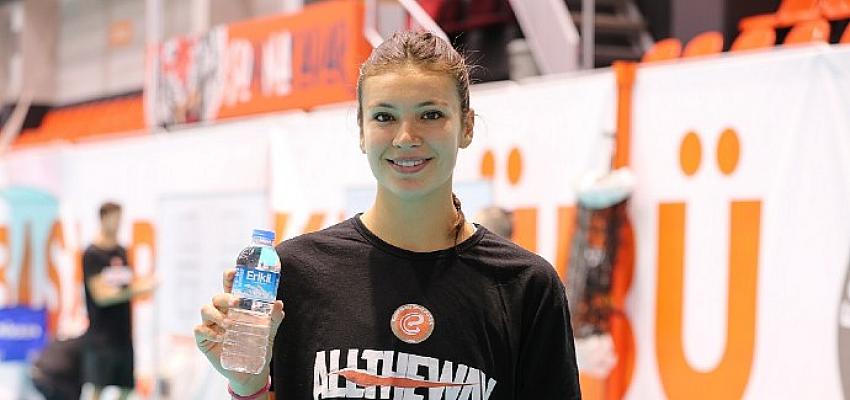 erikli-yedinci-kez-eczacibasi-dynavitin-su-sponsoru-oldu.jpg