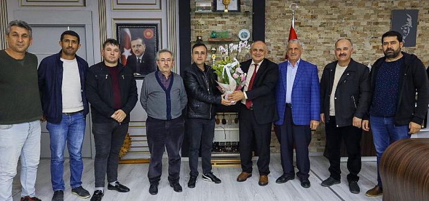 esnaflardan-baskan-ozturke-tesekkur.jpg