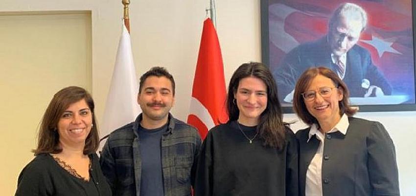 eu-eczacilik-fakultesi-ogrencileri-uluslararasi-arenada-egeyi-temsil-ediyor.jpg