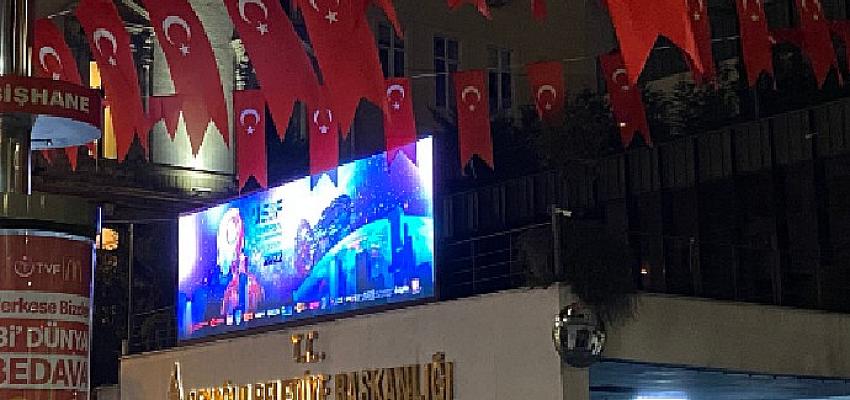 evrensel-bilim-kurgu-ve-fantastik-film-festivalinin-dijital-sanat-sergisiyle-beyoglu-sokaklari-donatildi.jpg