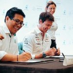 gelecekle-yaris-mercedes-amg-f1-ve-petronas-yirmi-yillik-birliktelige-ve-f1in-surdurulebilir-gelecegine-kucak-aciyor.jpg