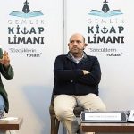 gemlik-kitap-limani-unlu-yazarlara-ev-sahipligi-yapmaya-devam-ediyor.jpg