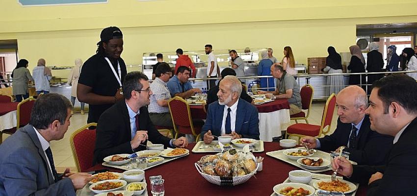 hrude-farkli-ulkelerden-gelen-uluslararasi-ogrencilerle-tanisma-toplantisi-yapildi.jpg