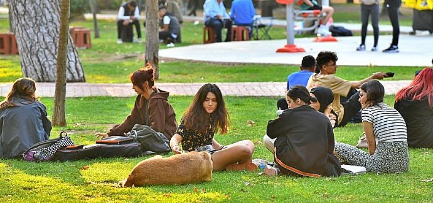 izmir-buyuksehir-belediyesi-gencleri-bucada-bulusturdu.jpg