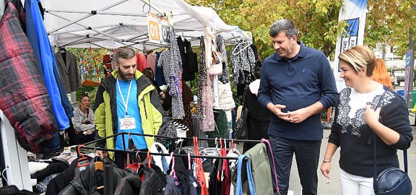 kadikoy-belediye-bahcesinde-yeniden-kullanim-pazari.jpg