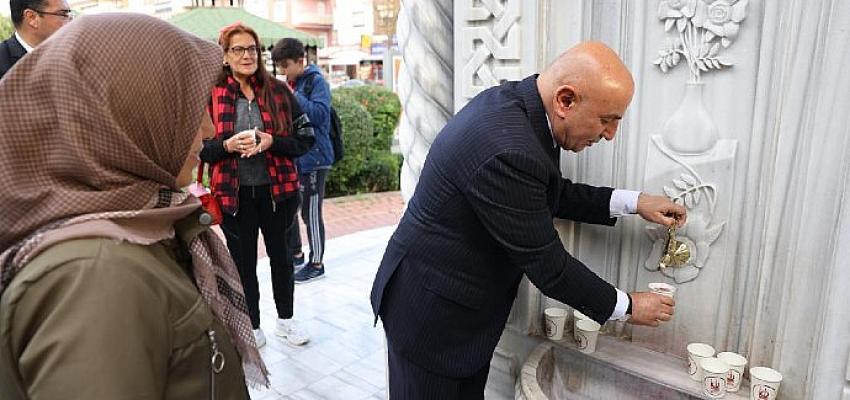 mevlit-kandilinde-keciorenin-cesmelerinden-serbet-akti.jpg