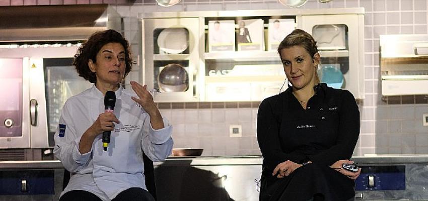 michelin-yildizli-alman-sef-julia-komp-ve-sef-aylin-yazicioglu-gastronomi-ogrencileri-ve-genc-sektor-profesyonelleriyle-gastronometroda-bir-araya-geldi.jpg