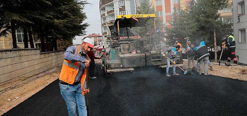 nevsehir-belediye-ekiplerinin-esentepe-mahallesinde-sicak-asfalt-mesaisi.jpg