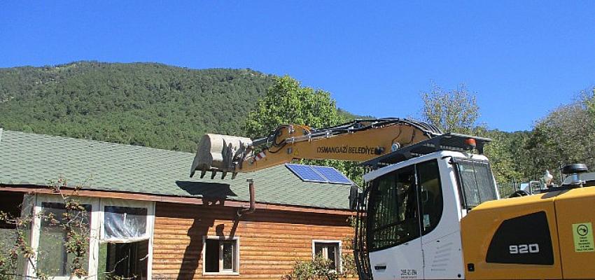 orman-arazisindeki-kacak-ev-yikildi.jpg