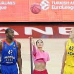 pembe-top-pinar-denizin-elinden-havalandi.jpg