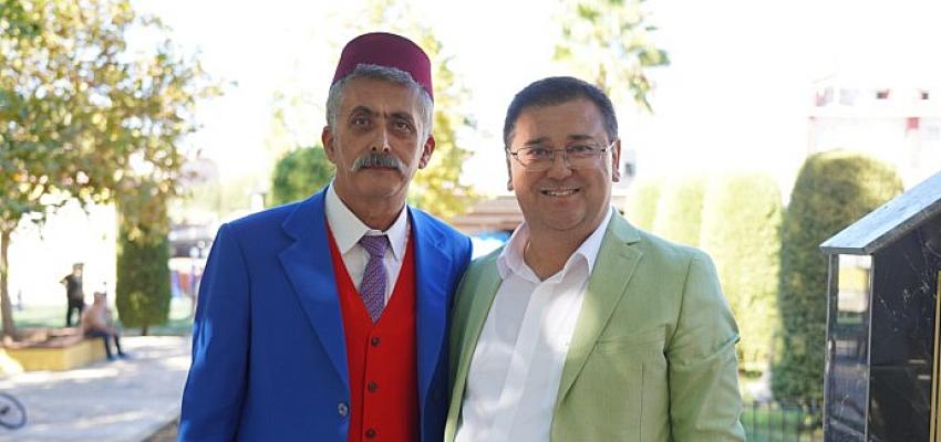 turkiyede-ilk-ve-tek-turhan-selcuk-karikaturlu-park-acildi.jpg