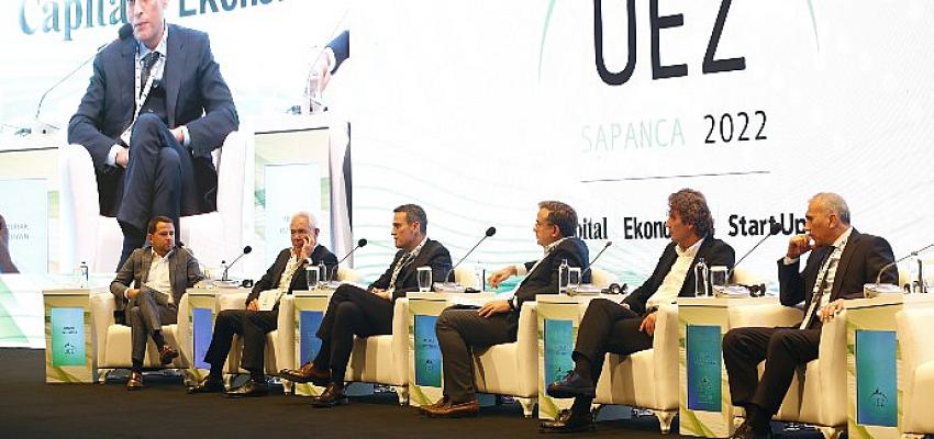 uludag-ekonomi-zirvesinde-konusan-galata-wind-ceosu-burak-kuyan-global-bir-oyuncu-olmak-istiyoruz.jpg