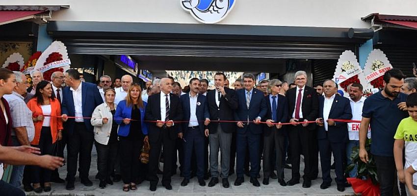 yenisehir-belediyesi-gocmen-balik-pazari-acildi.jpg