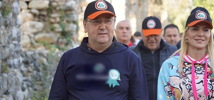 8-milas-zeytin-hasat-senliginin-2nci-gunu-saglik-yuruyusu-ile-basladi.jpg