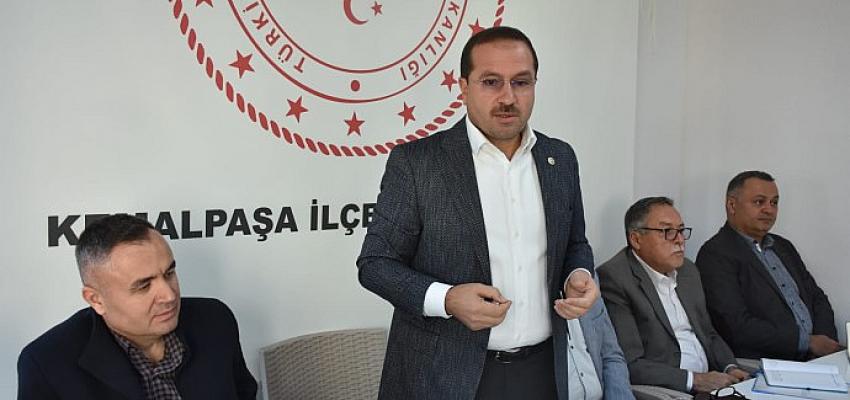 ak-partili-yasar-kirkpinar-muhtarlarla-bir-araya-geldi.jpg