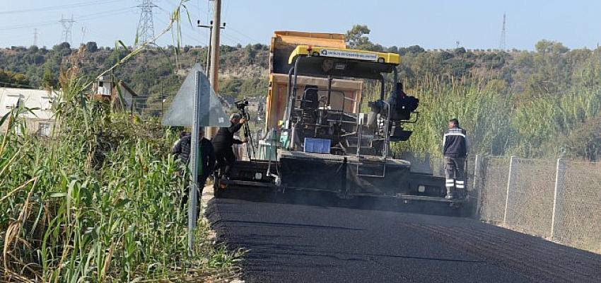 aksuda-altyapisi-tamamlanan-yollar-sicak-asfaltla-kaplaniyor.jpg