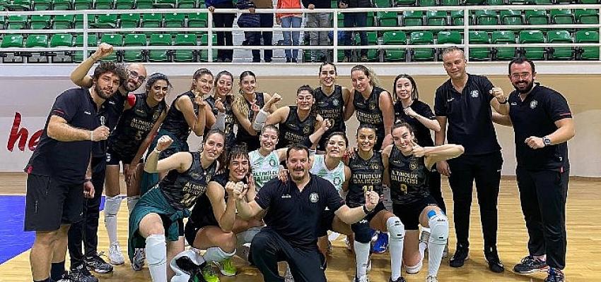 altinolukspor-liderligi-birakmiyor.jpg