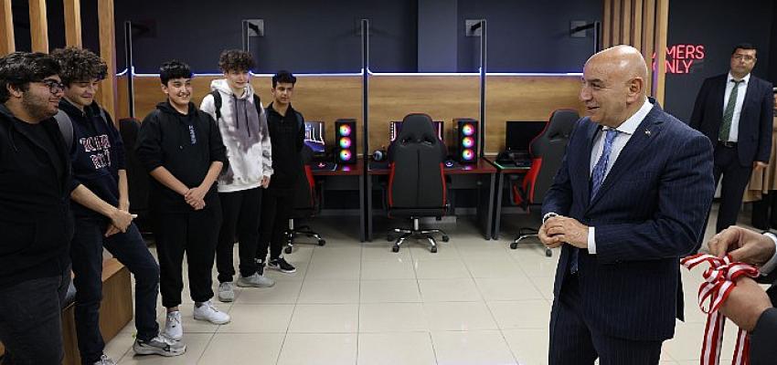 ankara-geneli-odullu-robot-yarismasi-kecioren-teknomerde.jpg