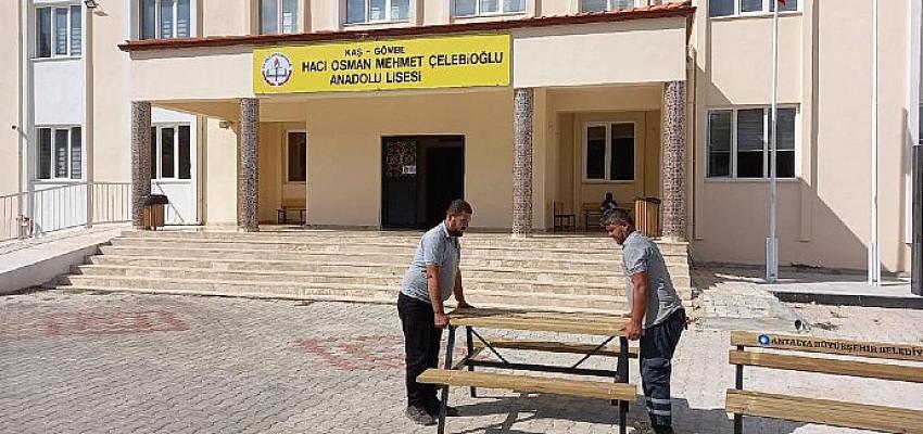 antalya-buyuksehirden-bank-ve-piknik-masasi-destegi.jpg