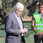 baskan-deveciler-zeytin-emekcileriyle-bulustu.jpg