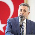 bayrakli-belediye-baskani-serdar-sandal-biz-guclu-bir-aileyiz.jpg
