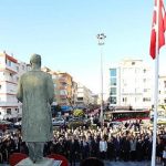 bayraklida-hayat-iki-dakika-durdu.jpg