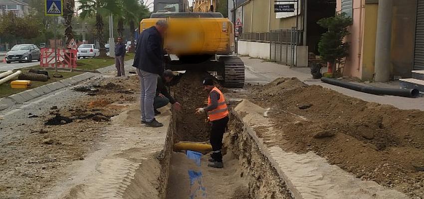 cayirova-yavuz-selim-caddesinde-icmesuyu-sebekesi-yenileniyor.jpg