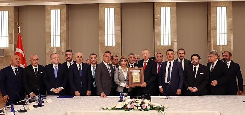 cumhurbaskani-erdogan-kulupler-birligi-heyetini-kabul-etti.jpg