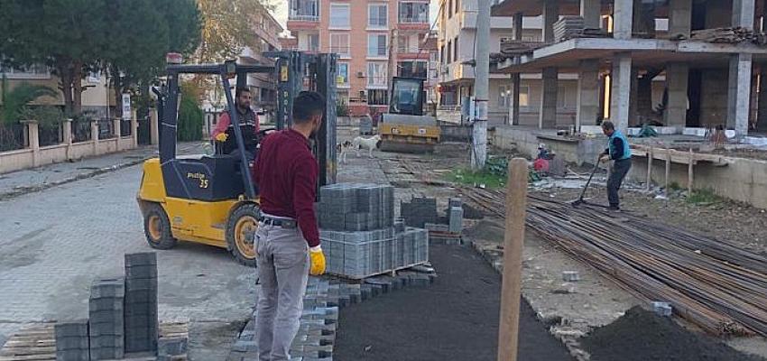 edremitte-bozuk-yollar-tamirleniyor.jpg