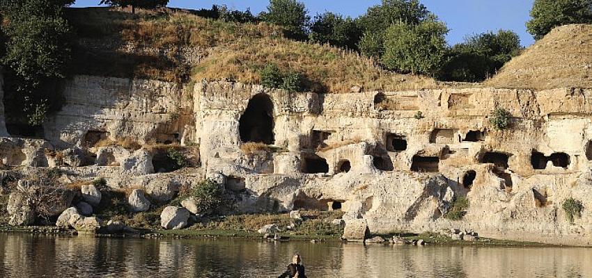 gul-kozacioglu-interaktif-sergisi-i-see-you-ile-yapi-kredi-bomontiadada.jpg