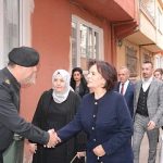 hulya-kocyigitten-bursada-sehit-ailesine-ziyaret.jpg