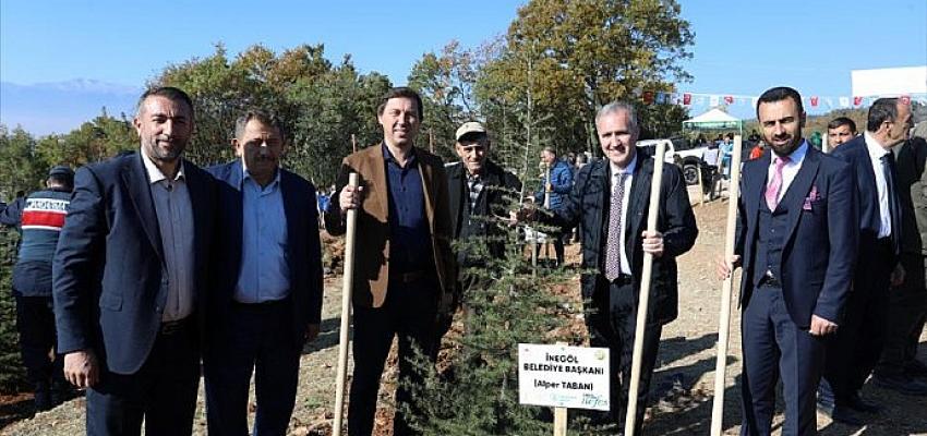 inegolde-1000-fidan-toprakla-bulustu.jpg