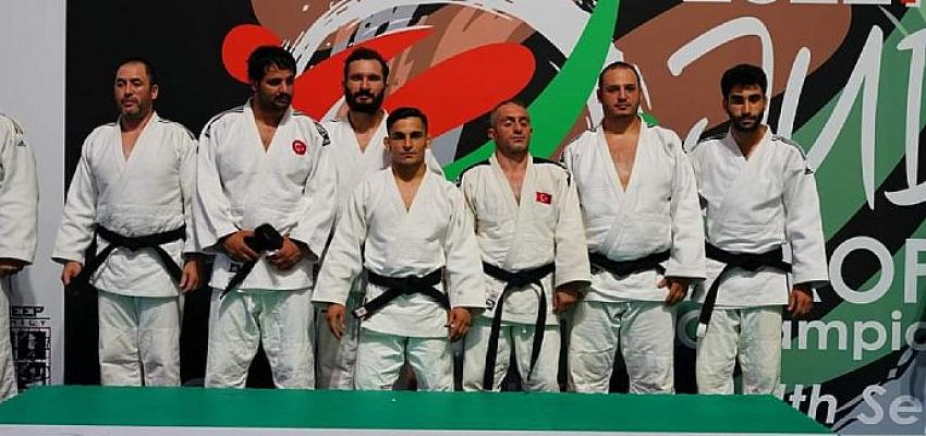 izmirin-milli-sporculari-paris-yolunda.jpg