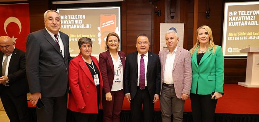 kadina-yonelik-siddetle-mucadele-ve-acil-yardim-hatti-calistayi-basladi.jpg