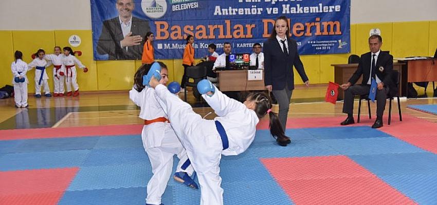 kartepede-karate-sampiyonasi-odulleri-verildi.jpg